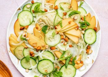 15 Minute Fresh Sliced Cucumber and Fennel Salad
