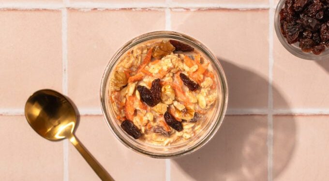 Grated Carrot Cake Overnight Oats (Vegan)