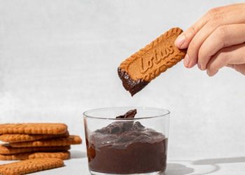 5 Minute Vegan Chocolate Dip with Almond Butter