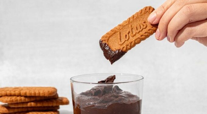 5 Minute Vegan Chocolate Dip with Almond Butter