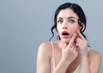 10 Things to NEVER Do to A Pimple