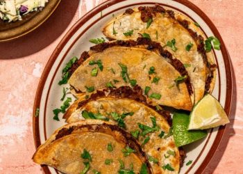 30 Minute Smashed Black Bean Tacos with Pumpkin Seeds