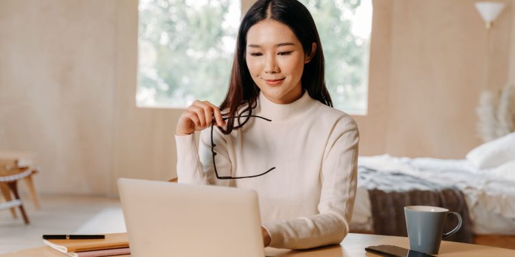 Skincare for the Busy Bees – Time-Saving Routines & Multitaskers