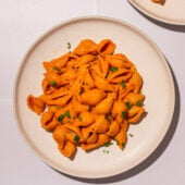 roasted red pepper tofu sauce on shell pasta