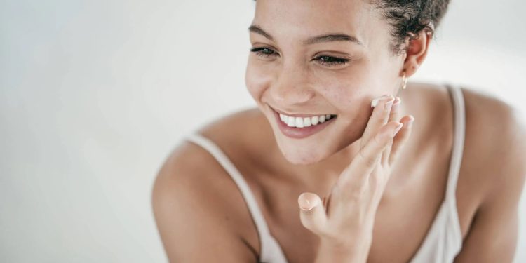 This Is How Much Retinol You Should Be Using—and What Happens If You Overdo It