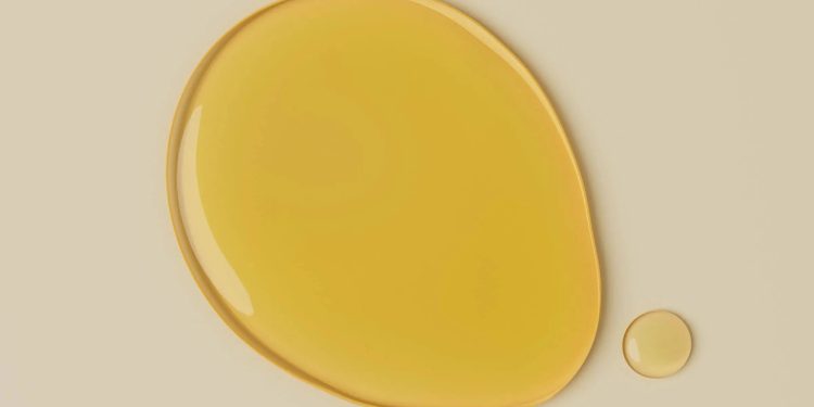 Why Retinol and Vitamin C are a Skincare Power Couple