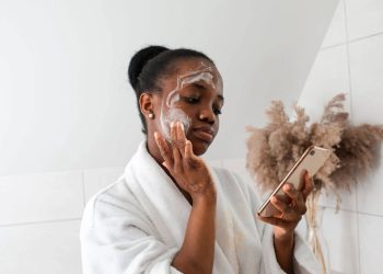 10 Minute Morning Skincare Routine for Busy Professionals