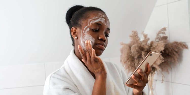 10 Minute Morning Skincare Routine for Busy Professionals