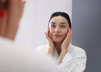 5 Natural Ingredients That Transform Dull Skin Overnight