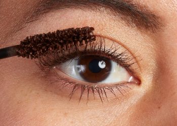 From Clumpy to Fabulous: Your Lashes’ Love Story with Maracuja