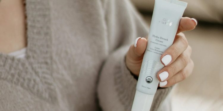 How to Decode Skincare Ingredient Labels: 5 Must-Know Tips