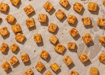 Crispy Baked Tofu with Nutritional Yeast