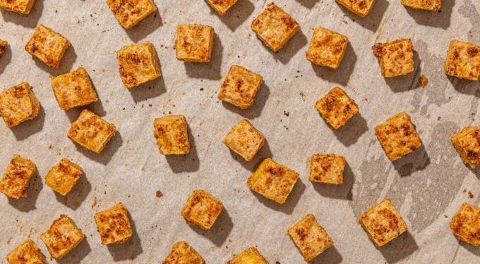 Crispy Baked Tofu with Nutritional Yeast
