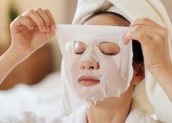 Natural Ways to Boost Your Skin’s Radiance in Cooler Weather