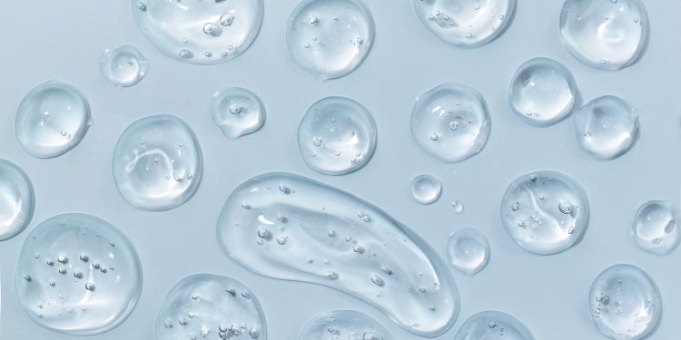 Serum vs. Moisturizer: Which Should You Use and When?