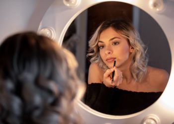 Flawless in Five: The Ultimate Makeup Routine for Busy Professionals