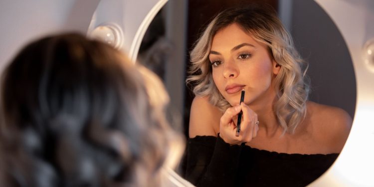 Flawless in Five: The Ultimate Makeup Routine for Busy Professionals