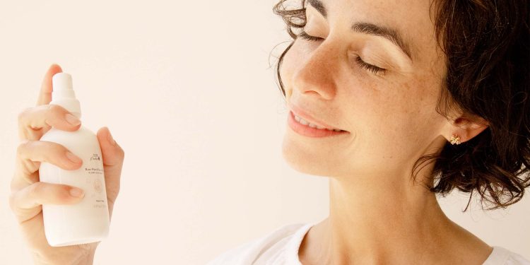 5 Benefits of Using a Face Mist