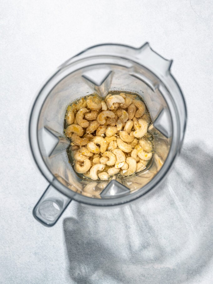 cashews in blender