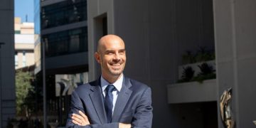 Harvard expert: ‘Schools should not close’